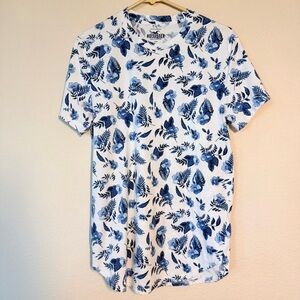 HOLLISTER Men's Crew Neck Tee in Blue and White Leaf Print Design Size M